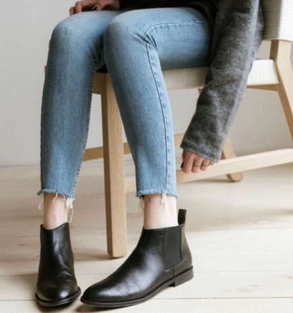 Jenni Kayne Black Leather Chelsea Boots 37
